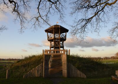 Uitkijktoren de Heeskijk, ook wel Motteburcht genoemd